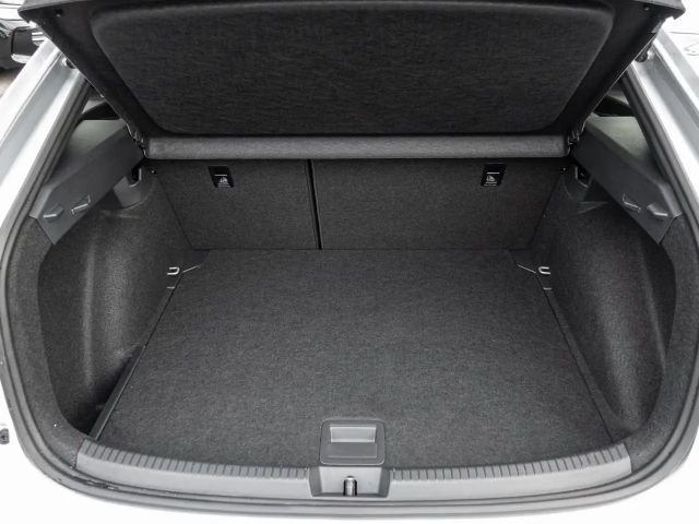 Volkswagen Taigo 1.0 TSI DSG R-Line