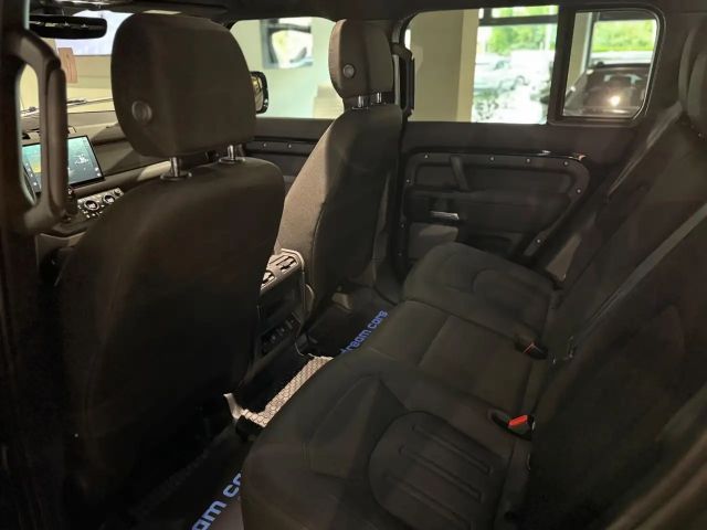 Land Rover Defender 110 Black Pack