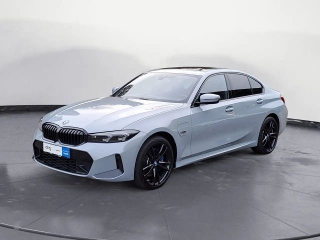 BMW 330 330e M-Sport Sedan