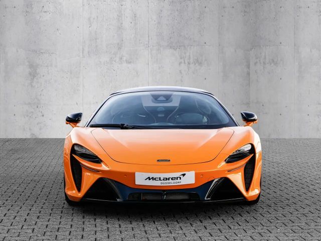 McLaren Artura Spider
