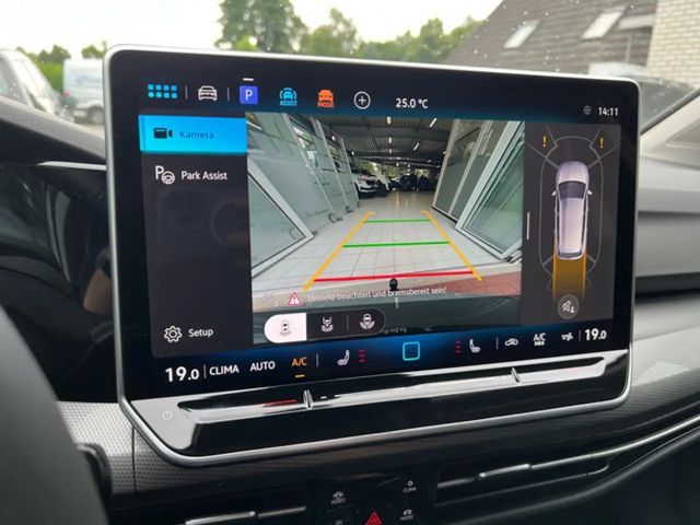 Volkswagen Golf Style Variant