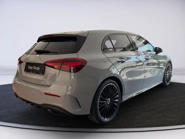 Mercedes-Benz A 180 A 180 d AMG Line Hatchback