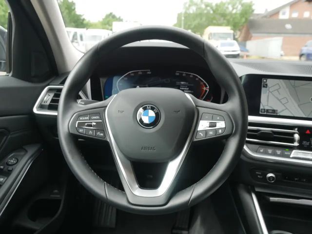 BMW 330 330i Sport Line Touring xDrive