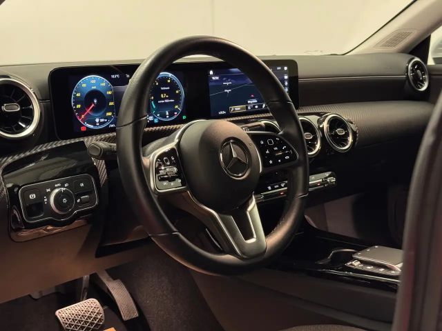 Mercedes-Benz CLA 200 CLA 200 d