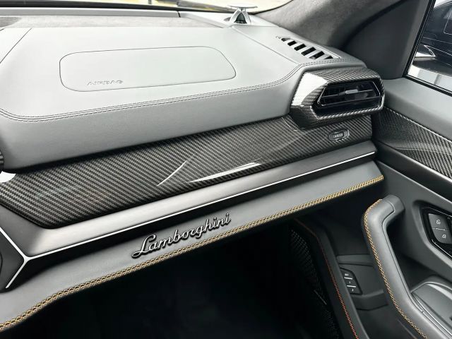 Lamborghini Urus SE *Akrapovic*Carbon-Paket*23"*B&O*Pano*