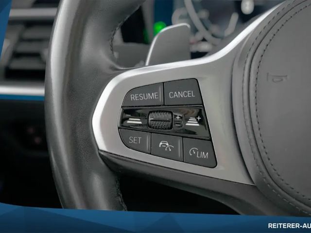 BMW 330 330e M-Sport xDrive