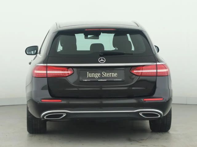 Mercedes-Benz E 220 AVANTGARDE E 220 d Estate