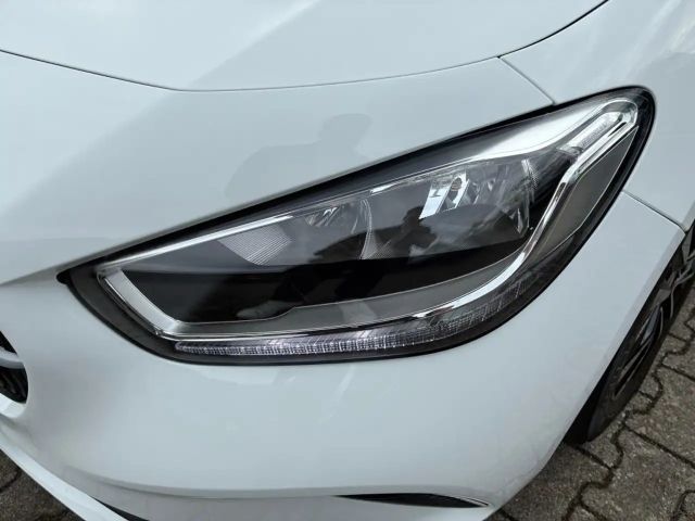 Mercedes-Benz B 180 Sedan