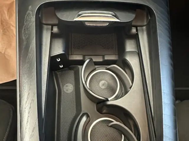 Mercedes-Benz E 200 AMG Line Sedan