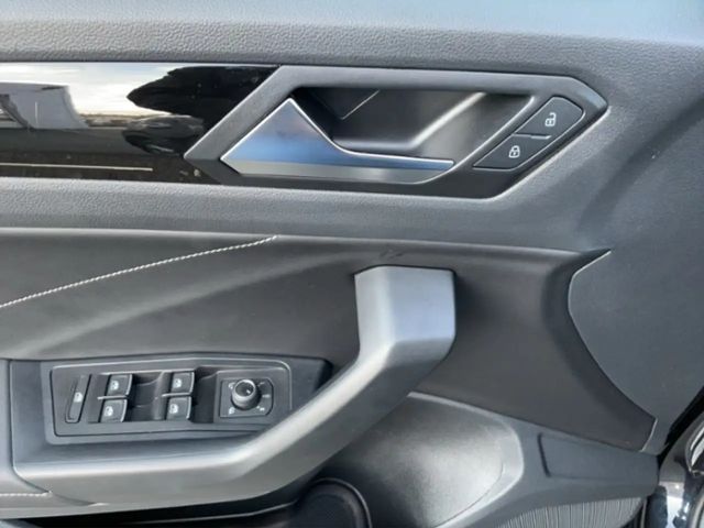 Volkswagen T-Roc 1.5 TSI DSG R-Line