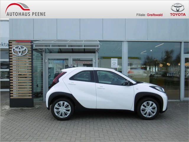 Toyota Aygo X 1.0 VVT-i Business Hatchback