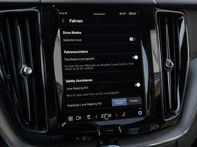 Volvo XC60 AWD Dark Plus