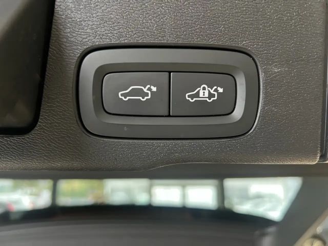 Volvo XC60 AWD Dark Plus