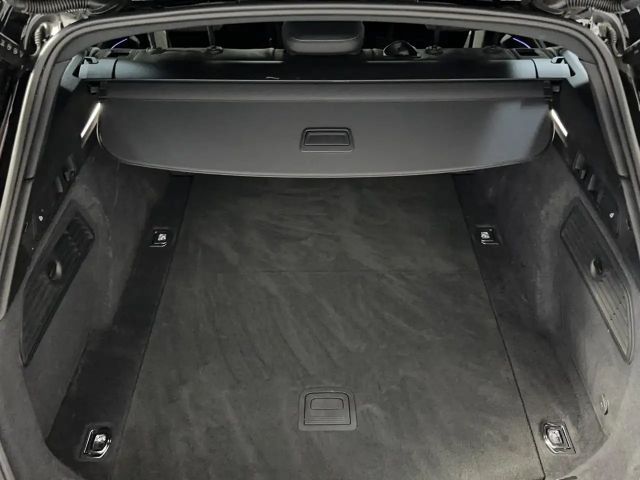 Audi Q8 e-tron 55 Business Quattro