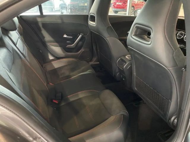 Mercedes-Benz CLA 200 AMG Line Coupé