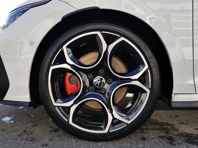 Volkswagen Golf 2.0 TSI IQ.Drive