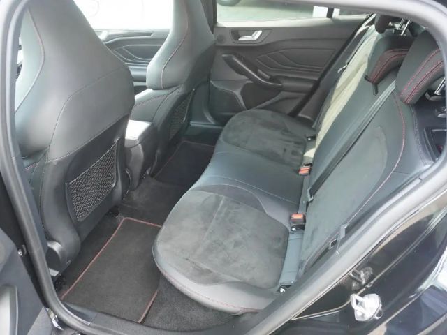 Ford Focus ST Line