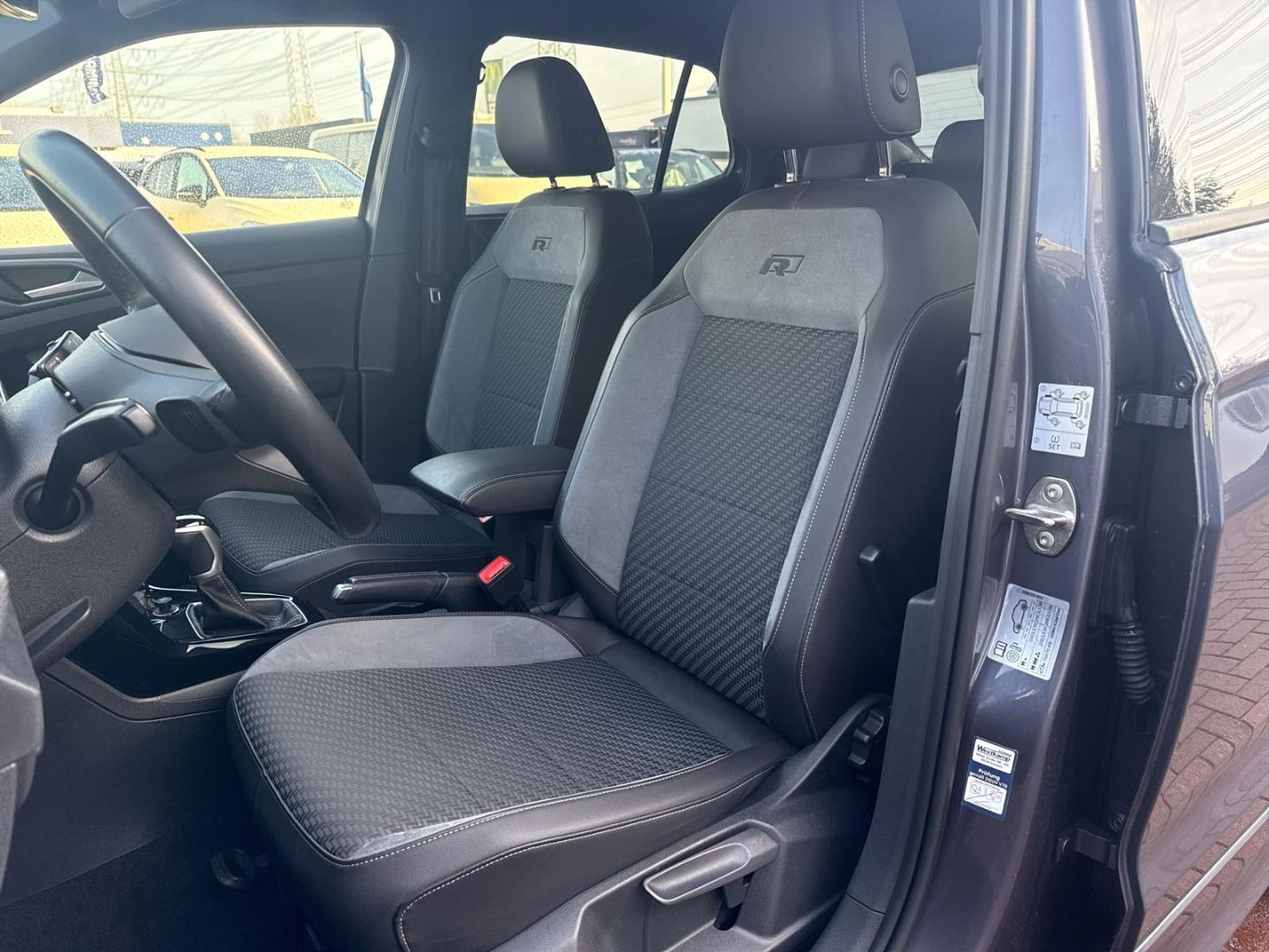 Volkswagen T-Cross 1.0 TSI DSG R-Line