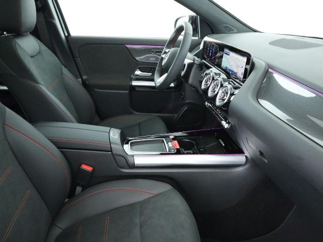 Mercedes-Benz GLA 180 AMG Line