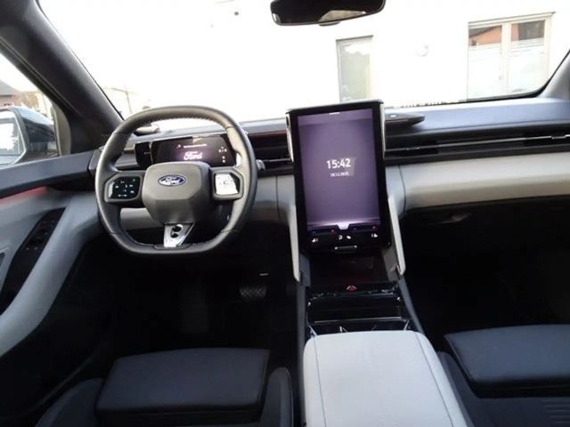 Ford Capri Premium RWD