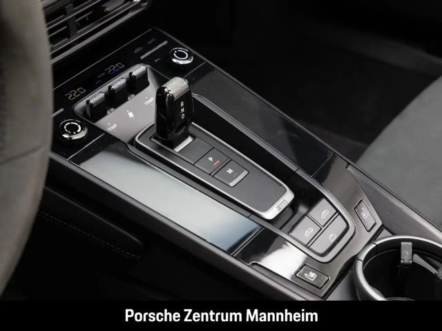 Porsche 992 Cabrio Carrera GTS