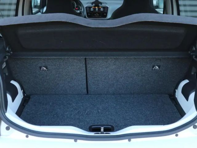 Volkswagen up! Active