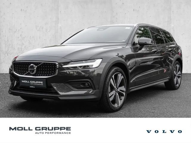 Volvo V60 Cross Country AWD Plus