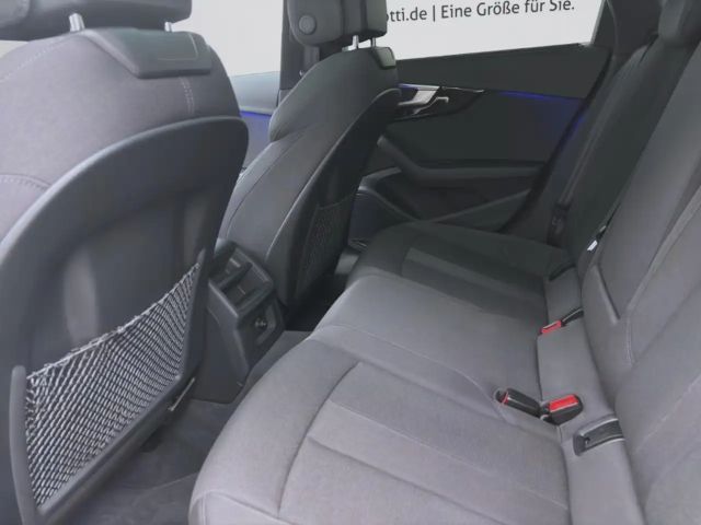 Audi A4 30 TDI Avant S-Line