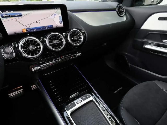 Mercedes-Benz GLA 220 4MATIC AMG Line