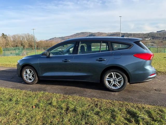Ford Focus Cool & Connect Wagon