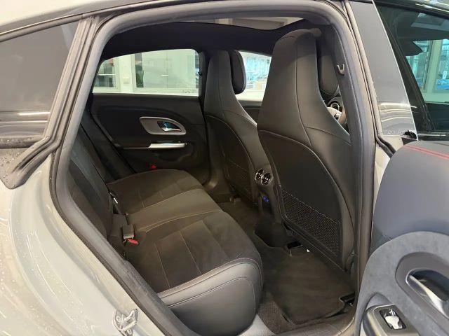 Mercedes-Benz CLA 250 AMG Line Coupé