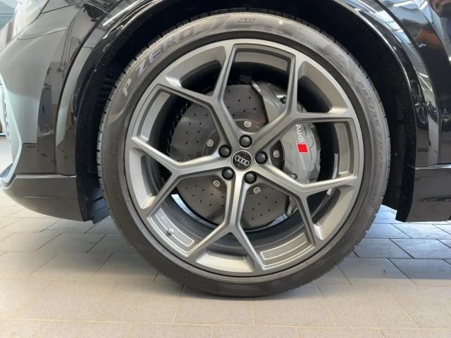 Audi RS Q8 Performance