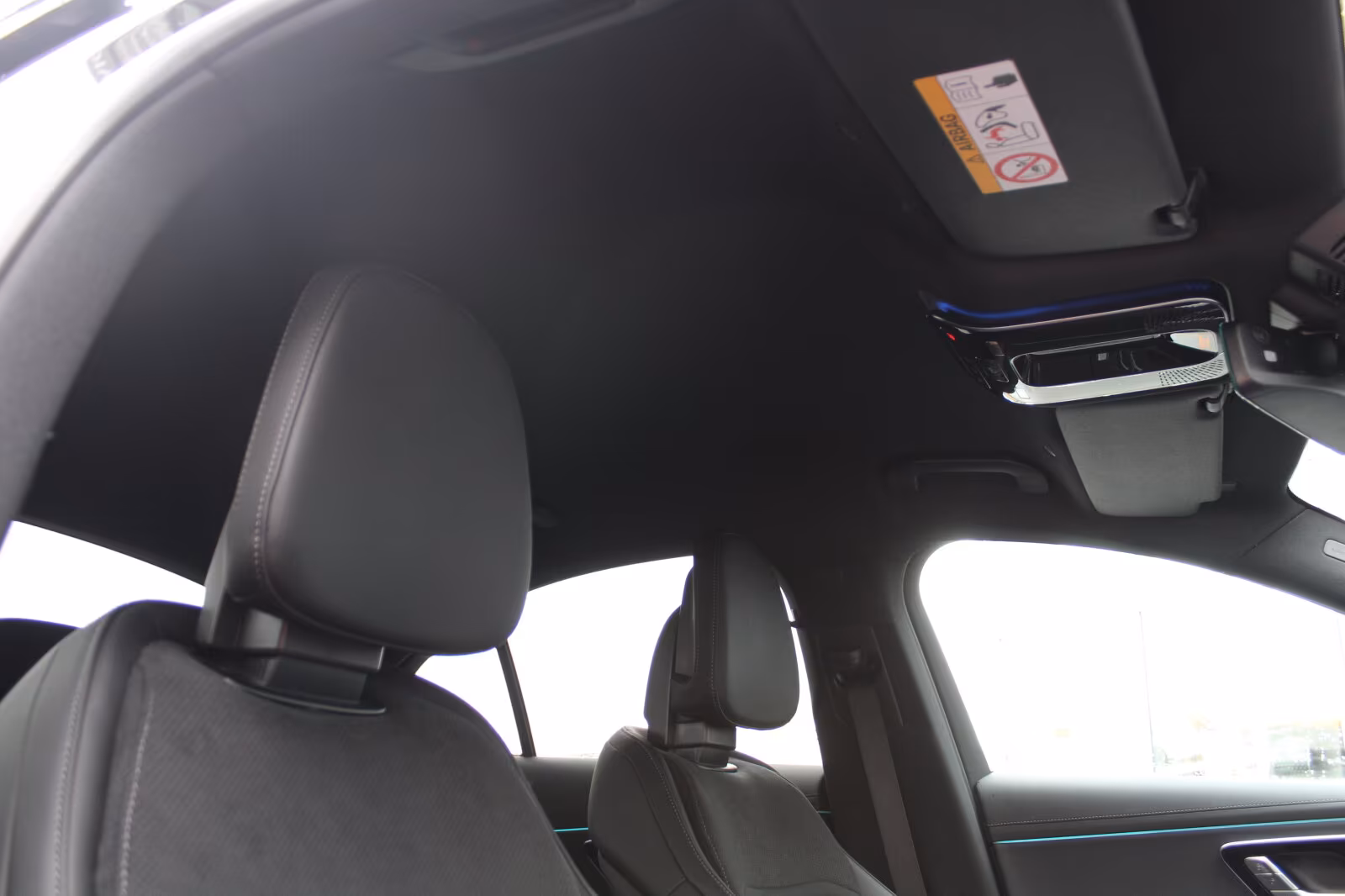 Mercedes-Benz E 200 AMG Line Sedan