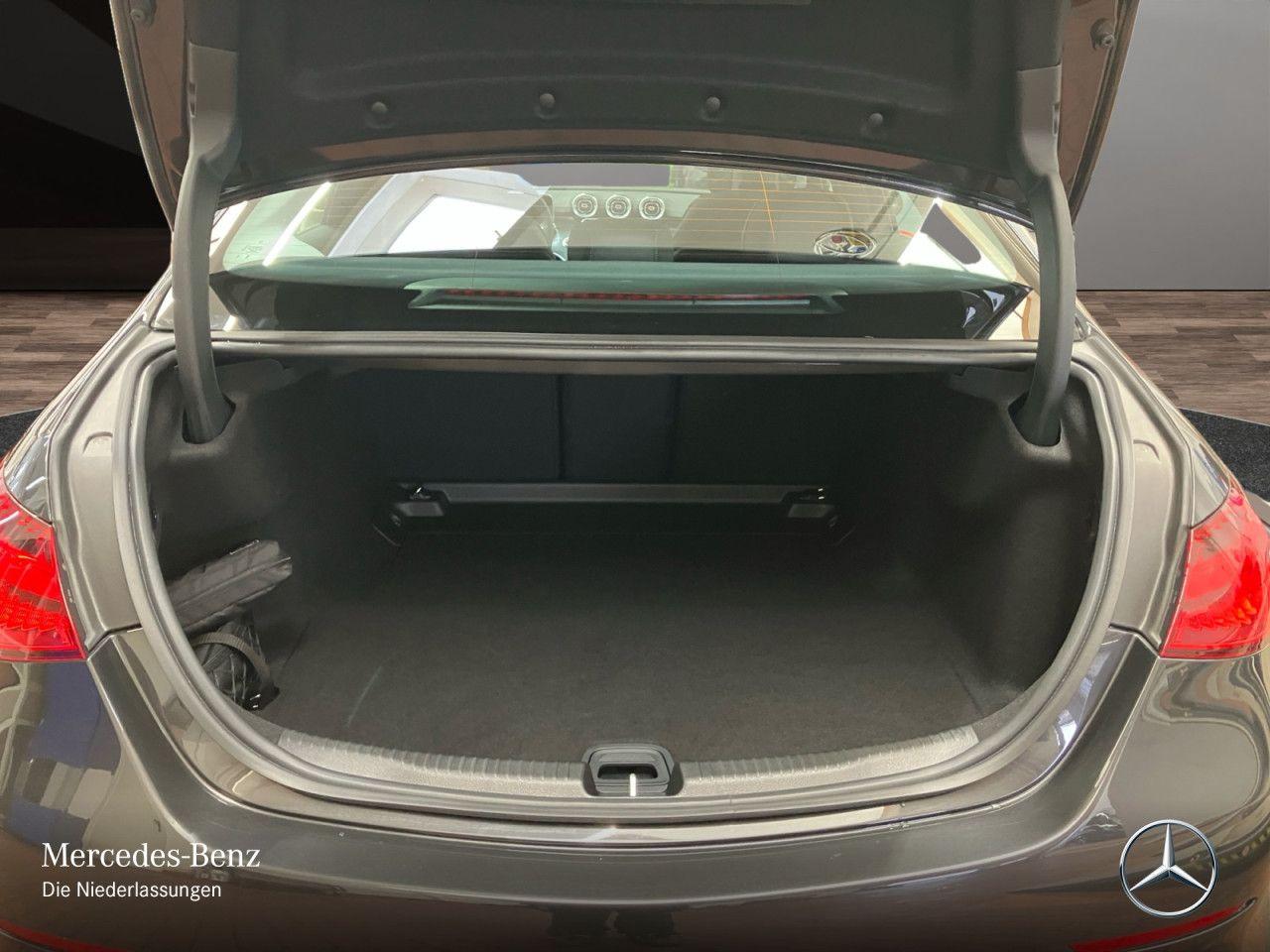 Mercedes-Benz C 180 AMG Line Sedan