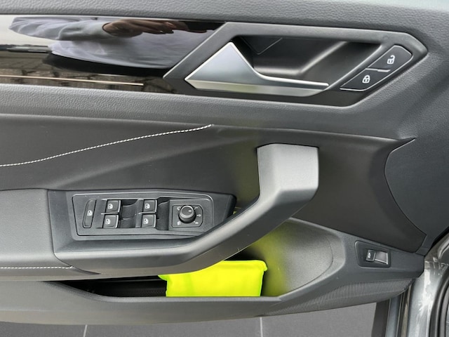 Volkswagen T-Roc 1.5 TSI DSG R-Line