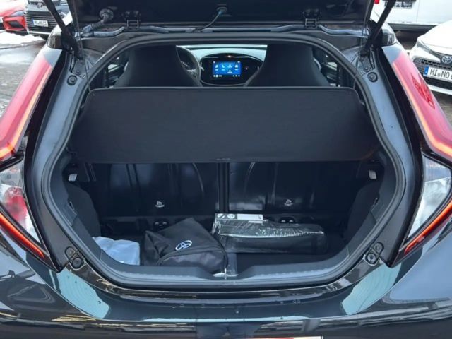 Toyota Aygo X Business Hatchback S-CVT