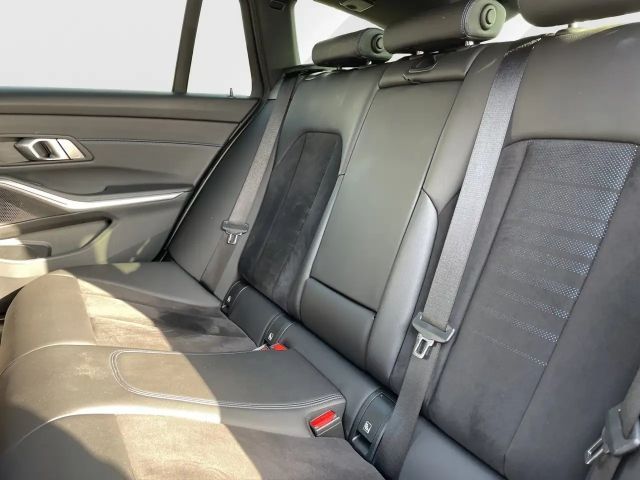 BMW 330 330e M-Sport Touring