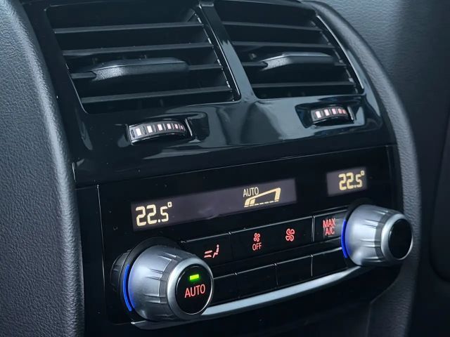 BMW 530 530e M-Sport Sedan