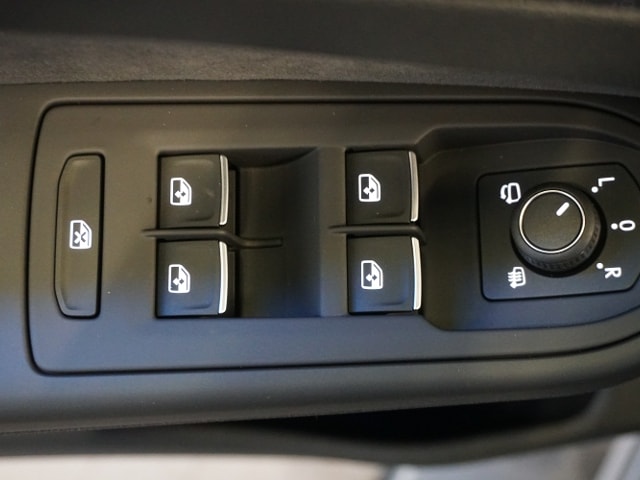 Volkswagen Golf 1.5 eTSI DSG Golf VIII Variant