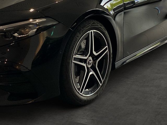 Mercedes-Benz A 220 A 220 d