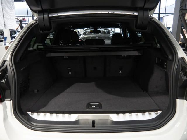 BMW 330 330e M-Sport Touring xDrive