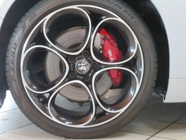 Alfa Romeo Giulia Q4