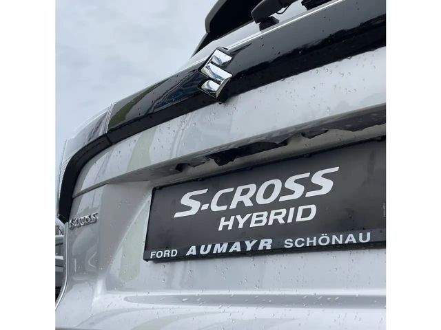 Suzuki S-Cross Flash Hybrid