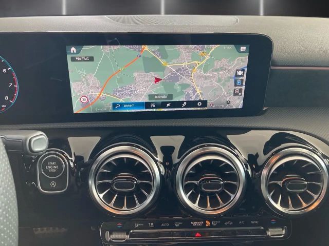 Mercedes-Benz A 200 AMG Line