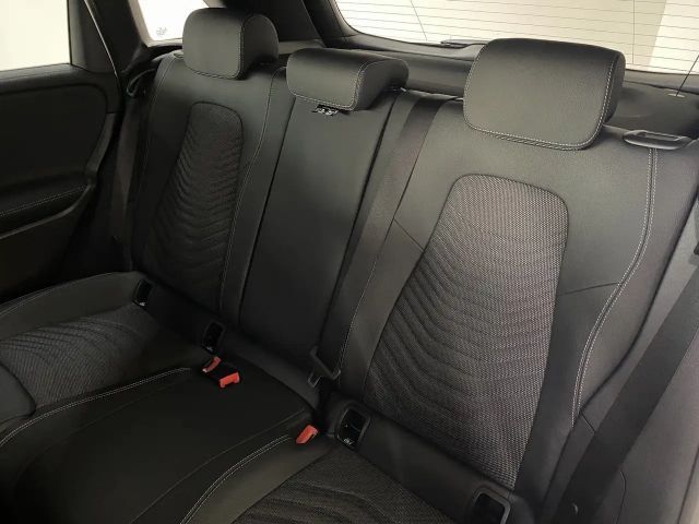 Mercedes-Benz B 200 PRO+NIGHT+PANO+KEYLESS+MULTIBEAM+KAMERA