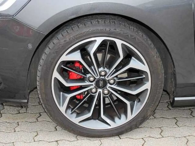 Ford Focus ST Line