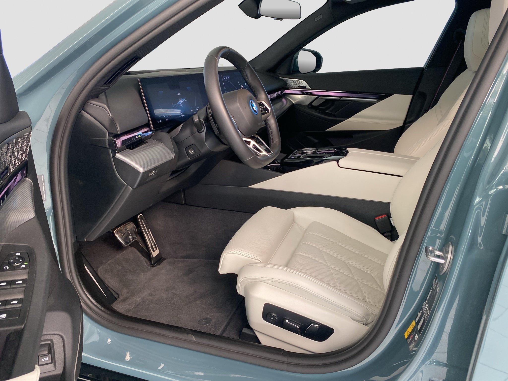 BMW i5 Touring eDrive40