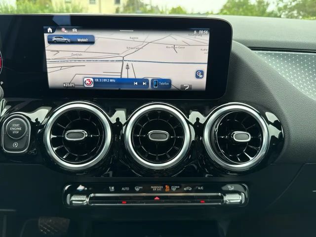 Mercedes-Benz B 180 B 180 d Sedan