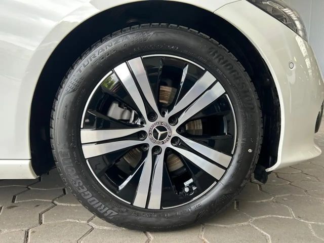 Mercedes-Benz C 180 AVANTGARDE Sedan