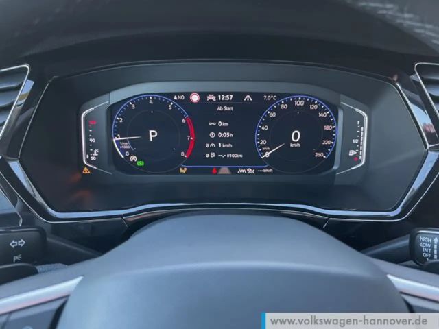 Volkswagen Touran 1.5 TSI DSG R-Line